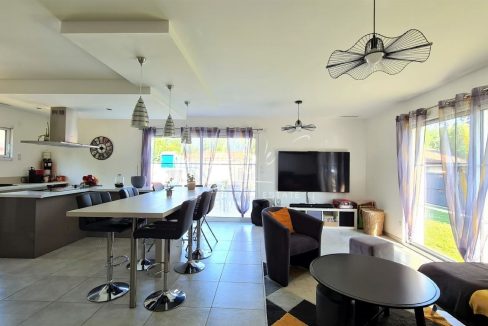 maison-5-le-pian-medoc-118-1340692-1920w-transformed