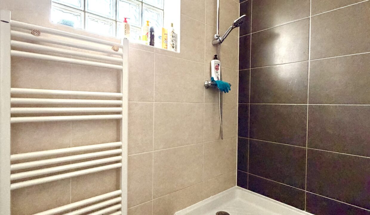 SALLE DE DOUCHE